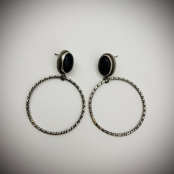 Navajo Sterling Black Onyx Hoop Earrings – 2.5", 19g, stamped “EK / Sterling” - Picture 2 of 4